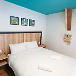 Auberge de jeunesse The People - *