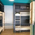 The People - Hostel *