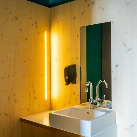 The People - Hostel Straatsburg