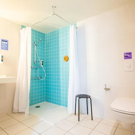 The People - Hostel