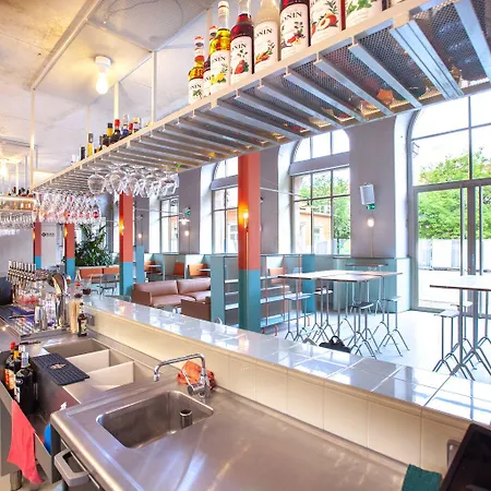 Auberge de jeunesse The People - *