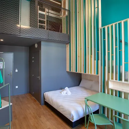 Hostal The People - *