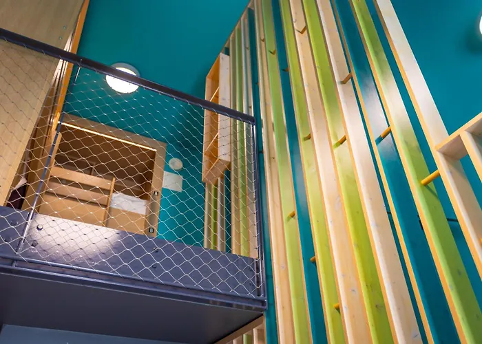 The People - Hostel *