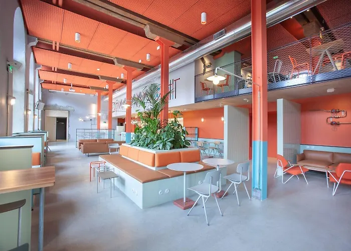 The People - Hostel *