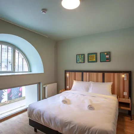 The People - بيت شباب