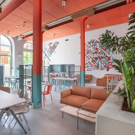 بيت شباب The People - *