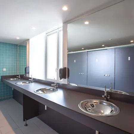 بيت شباب The People -