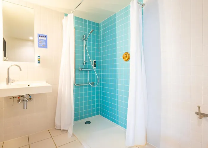 ホステル The People - *