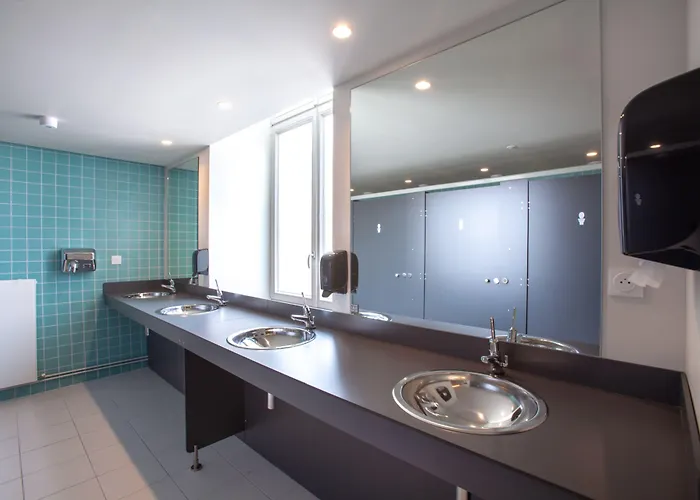 ホステル The People -