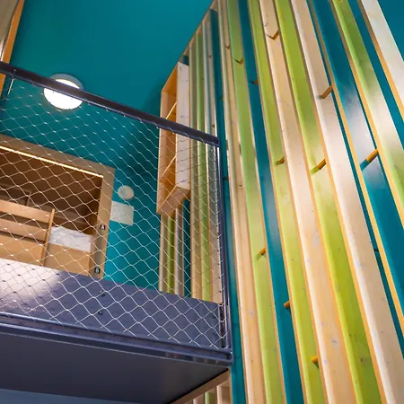 The People - Hostel *