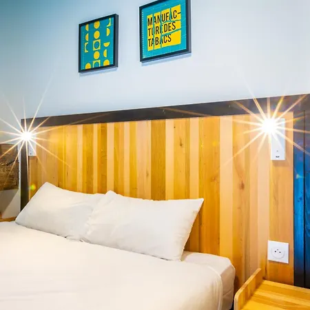 The People - Hostel *