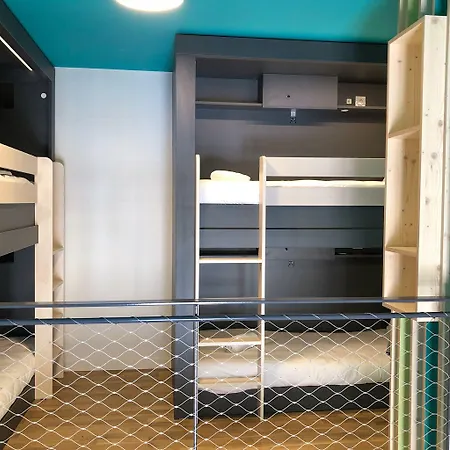 The People - Hostel *